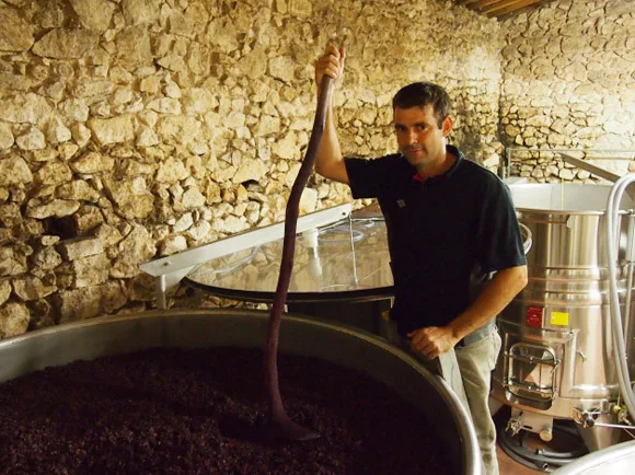 Portrait de Frédéric Pourtalié, vigneron du Domaine de Montcalmès