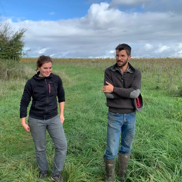 Léa Meslet et Pierre Boisseaux dans les vignes du Château de Bonnezeaux